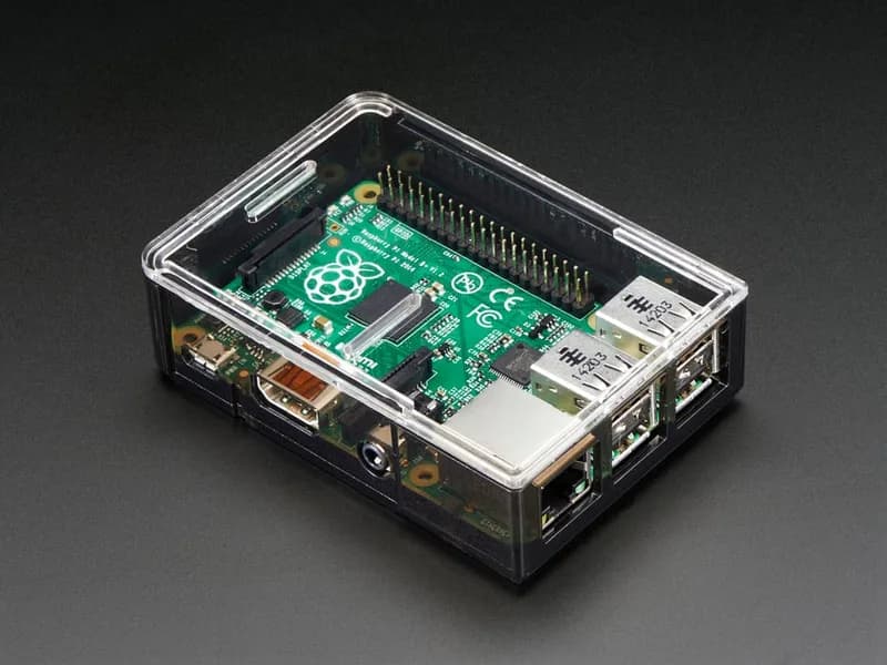 Чехол Adafruit Raspberry Pi B+ / Pi 2 / Pi 3 — дымчатая основа с прозрачным верхом