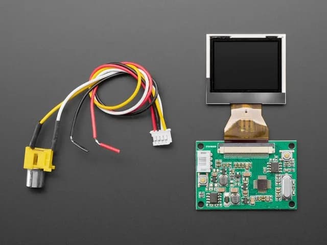 NTSC/PAL (Телевидение) TFT-дисплей — диагональ 1,5 дюйма