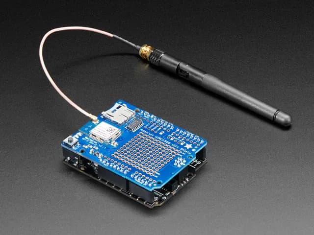 Adafruit WINC1500 WiFi-экран с разъемом uFL