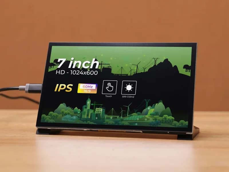 7-дюймовый емкостный сенсорный экран IPS с разрешением 1024x600 и частотой 60 Гц с динамиками